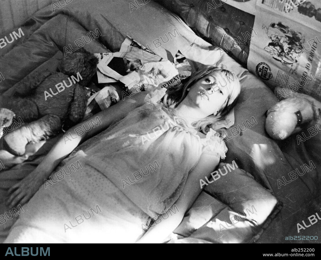 CATHERINE DENEUVE en REPULSION, 1965, dirigida por ROMAN POLANSKI. Copyright COMPTON-TEKLI/ROYAL.