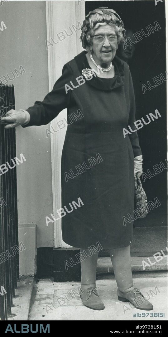 London (United Kingdom), 10/13/1970. The writer Agatha Christie upon her arrival at the party held in her honor to celebrate her 80th anniversary.