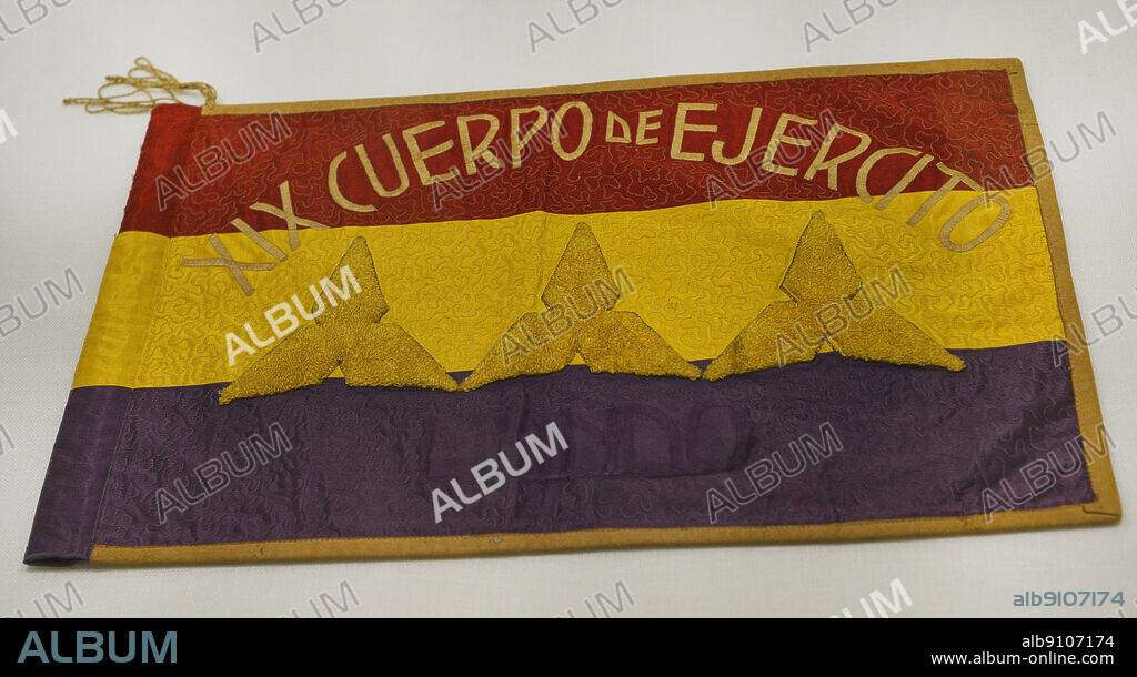 Guerra Civil Española (1936-1939). Guión de mando del Jefe del XIX cuerpo del Ejército Popular Republicano, Coronel D. Joaquín Vidal Munárriz, 1936. Seda, algodón y cuero. Museo del Ejército. Toledo. España.