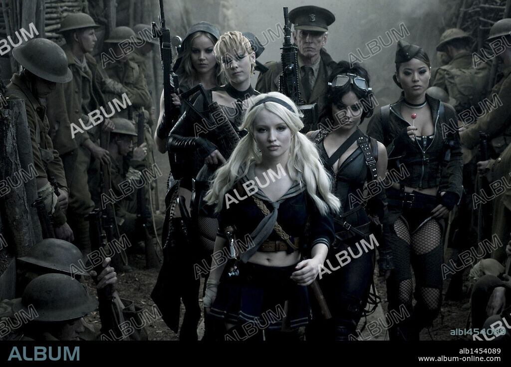 ABBIE CORNISH, EMILY BROWNING, JENA MALONE and VANESSA HUDGENS in SUCKER PUNCH, 2011, directed by ZACK SNYDER. Copyright WARNER BROS. PICTURES.