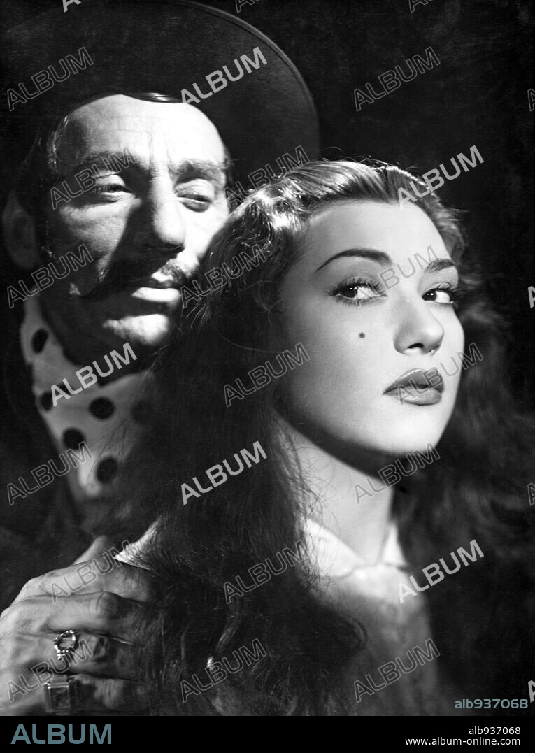 ANA ESMERALDA in BRONCE Y LUNA, 1953.