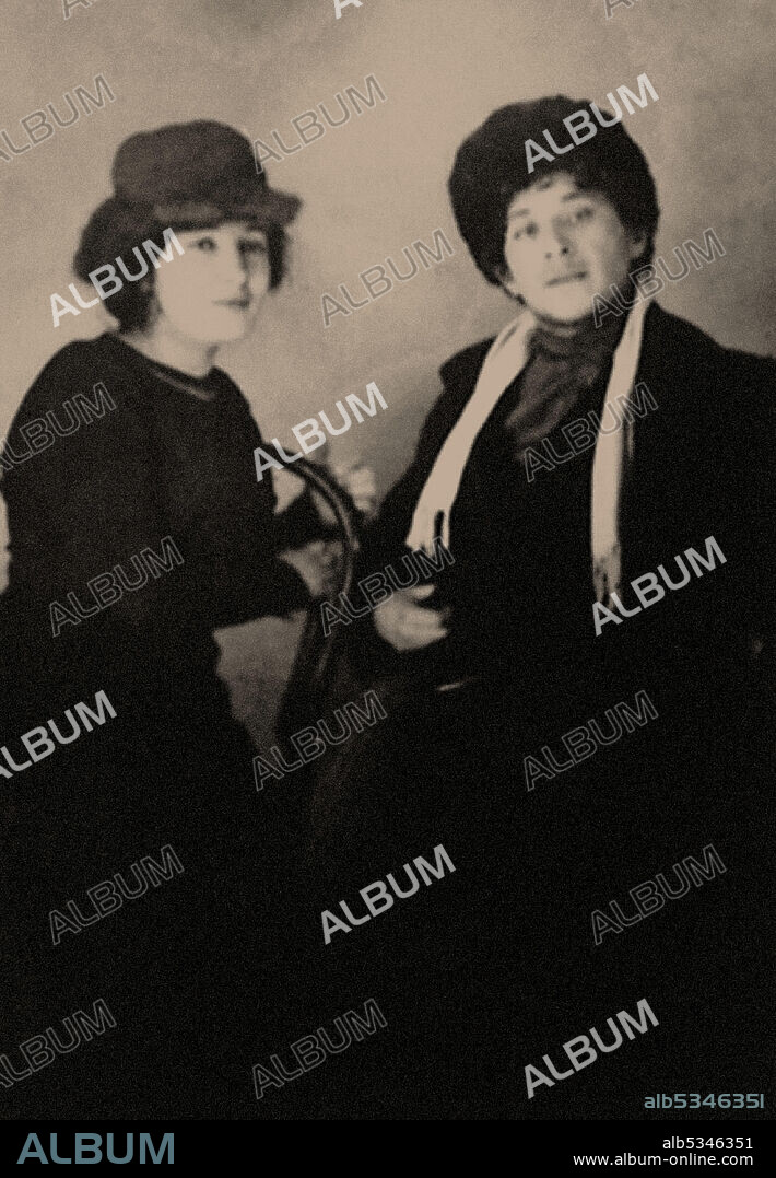 ANONYM. Marc Chagall and Bella Rosenfeld.