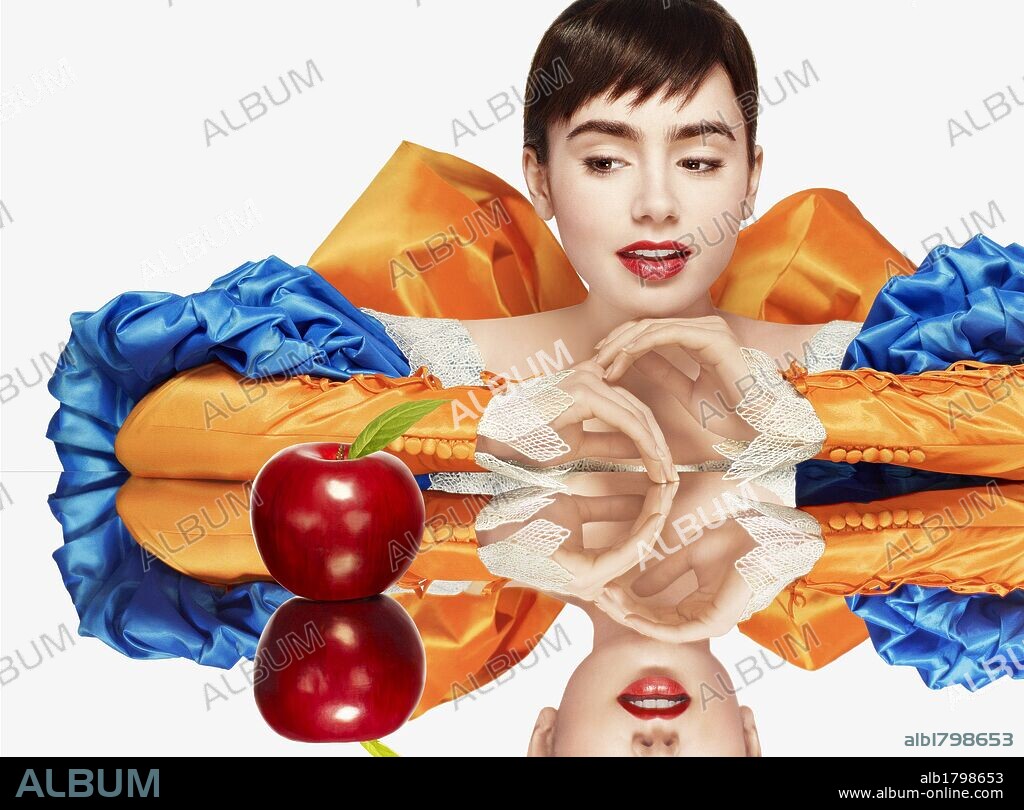 LILY COLLINS en BLANCANIEVES-MIRROR, MIRROR, 2011 (MIRROR MIRROR), dirigida por TARSEM SINGH. Copyright RELATIVITY MEDIA.