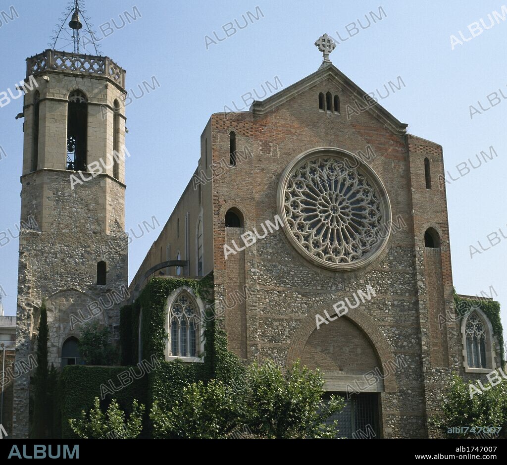 ARTE S. XIX. ESPAÑA. IGLESIA DE SANT ESTEVE. De estilo neogótico. Fue reconstruida entre 1941 y 1946. El campanario de la anterior iglesia, destruida en 1936, se ha podido conservar. GRANOLLERS. Provincia de Barcelona. Cataluña.