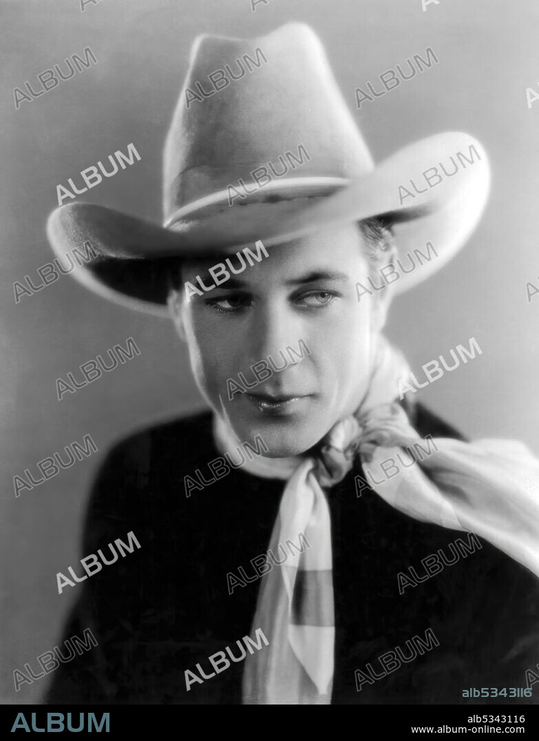 GARY COOPER in THE LAST OUTLAW (1927), directed by ARTHUR ROSSON. Copyright PARAMOUNT PICTURES.
