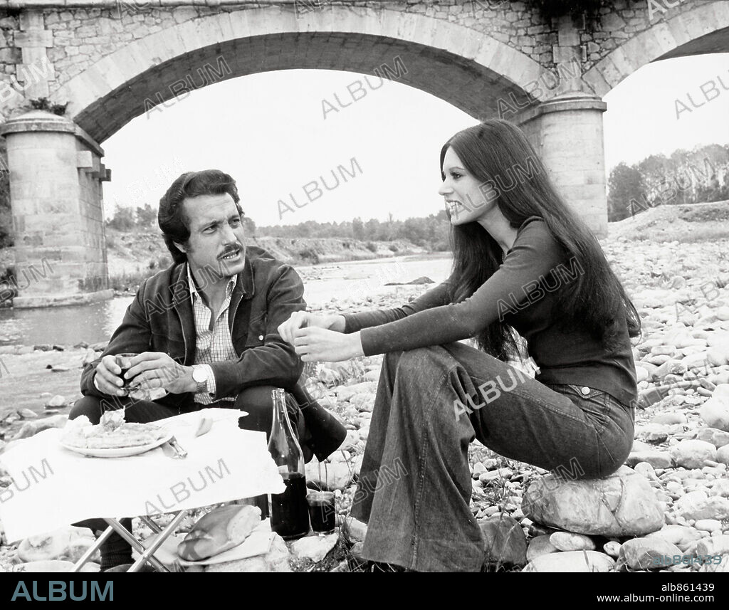 MANOLO ZARZO and TERESA RABAL in AMBITIOUS WOMAN, 1976 (AMBICIOSA), directed by PEDRO LAZAGA. Copyright SUEVIA FILMS.