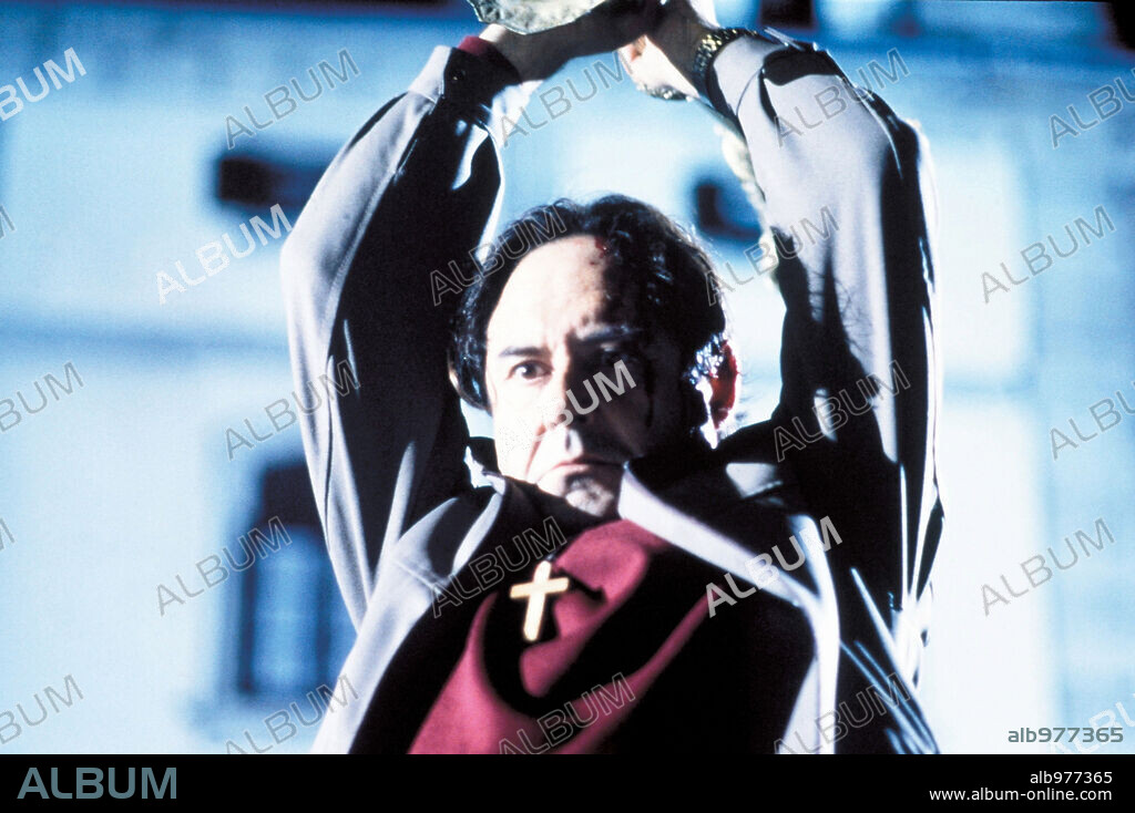 MEMORIAS DEL ANGEL CAIDO, 1997, dirigida por DAVID ALONSO y FERNANDO CAMARA. Copyright LOTUS FILMS.