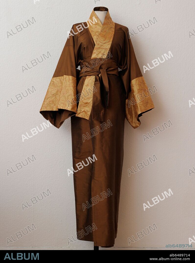 Ein Seidenkimono aus dem Atelier von Textildekorateurin Anette Maschmann, aufgenommen am 06.4.2010 in Berlin. Unter dem Label "Yukata-Kimono" entwirft die Geschäftsfrau in Kreuzberg Kimonos aus Baumwolle, Seide oder Viskose. Zur Kundschaft gehören neben dem einzelnen Käufer auch Frisiersalons, Sushi-Bars, Hotels oder asiatischen Kampfsportvereinen auch Film- und Fernsehproduktionen, die die Kleidungsstücke ausleihen. Foto: Soeren Stache. 06/04/2010
