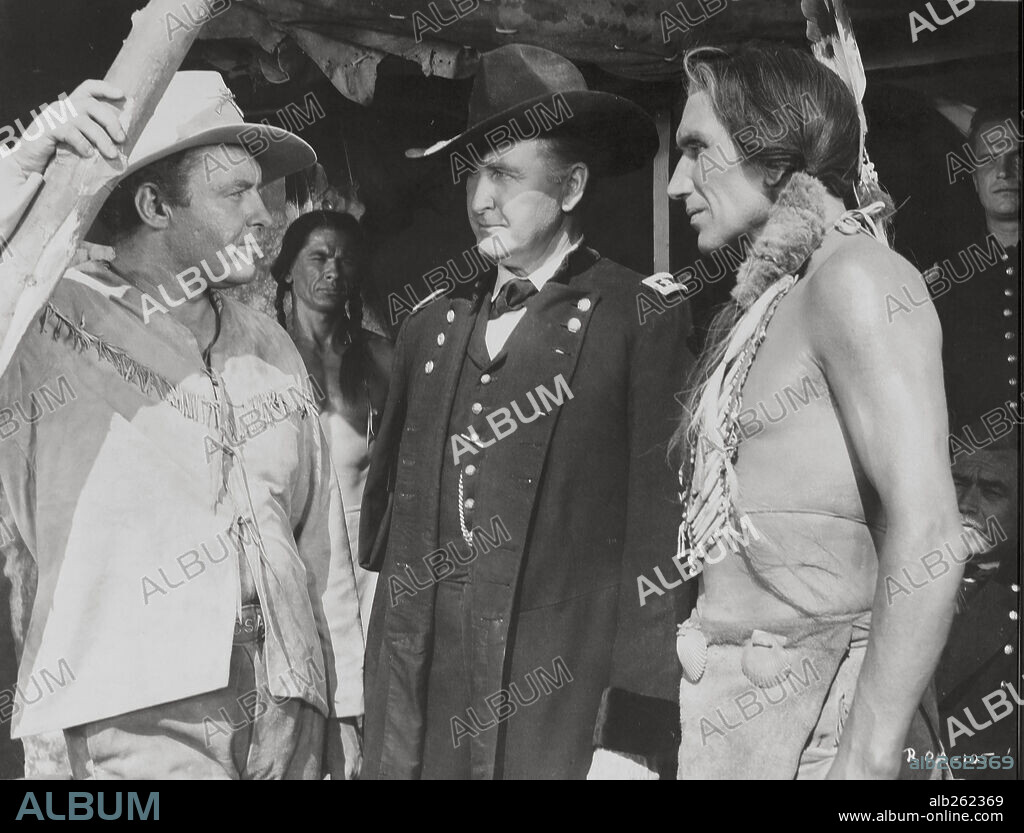 ROD STEIGER en YUMA, 1957 (RUN OF THE ARROW), dirigida por SAMUEL FULLER. Copyright UNIVERSAL/RKO.