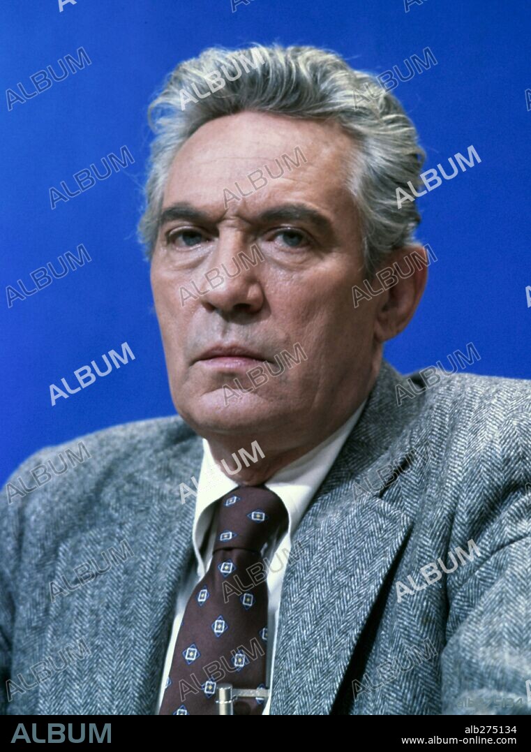 PETER FINCH.  1976
