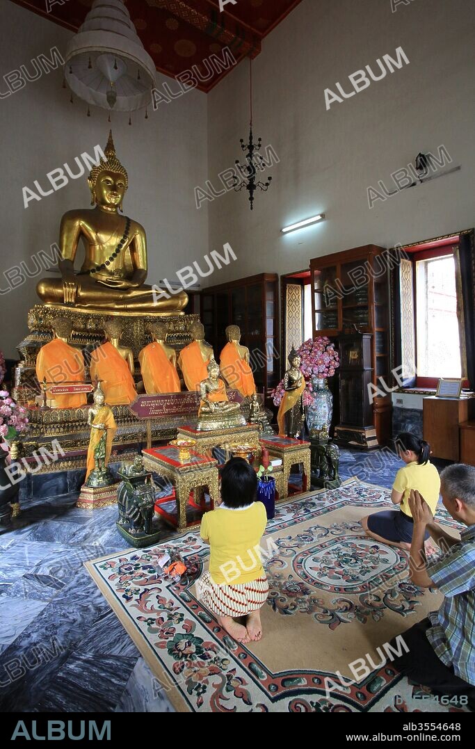 Buddha gave his first sermon to five disciples in Benares. The South Vihara. Wat Pho - Wat Phra Chettuphon. 1788. Bangkok, Thailand.