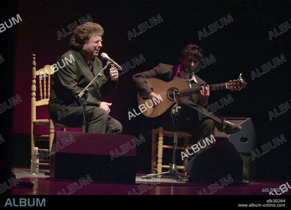 The spanish flamenco singer Enrique Morente during a performance.
