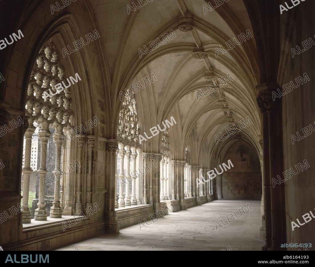 GALERIA DEL CLAUSTRO REAL DEL MONASTERIO DE BATALHA - ARTE MANUELINO PORTUGUES.