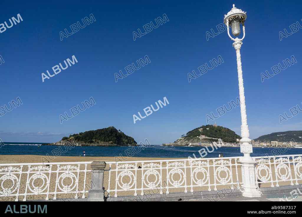 paseo de Ondarreta, San Sebastian,playa de la Concha,Guipuzcoa, Euzkadi, Spain.