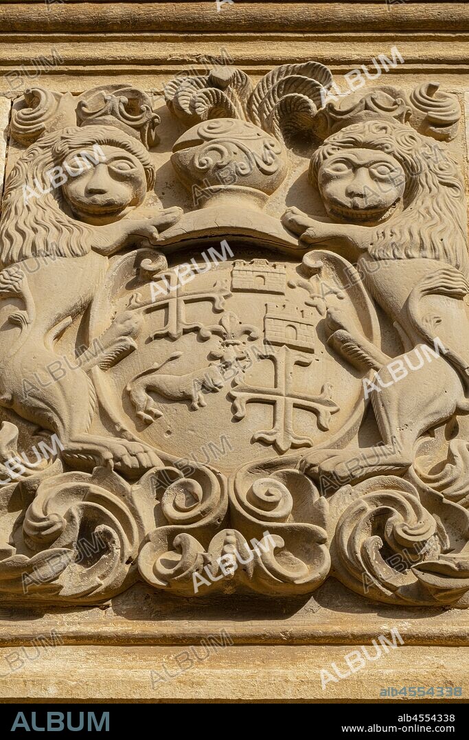 casa noble, con escudo en la fachada, siglo XVII, Bernedo , Alava, País Vasco, Spain.