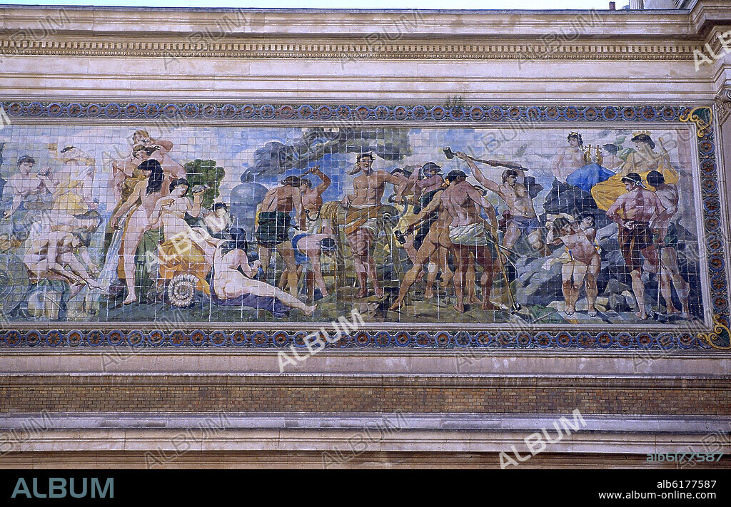 DANIEL ZULOAGA. MURAL CERAMICO BASADO EN DIBUJOS DE MANUEL DOMINGUEZ Y VICENTE OMS.