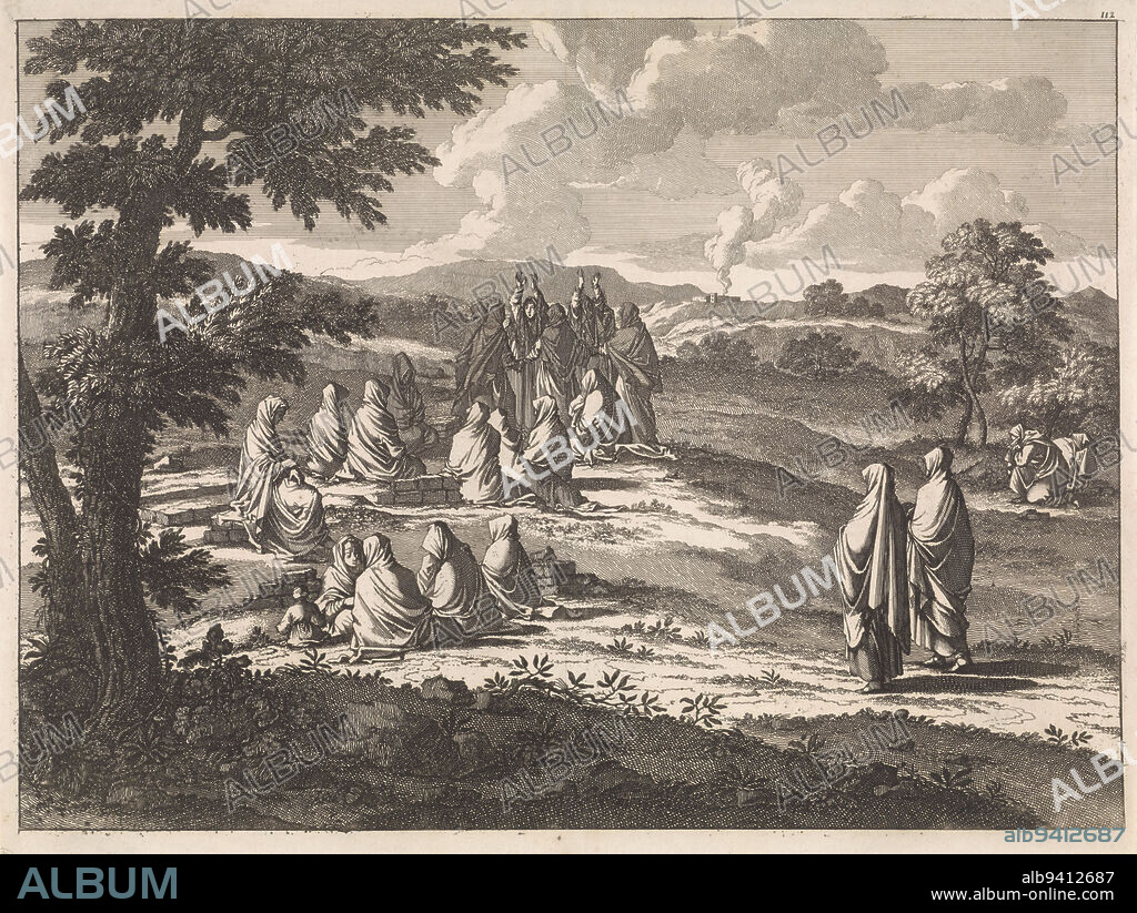 Print in upper right numbered: 112., Women at Ramla mourning at a grave, print maker: Jan Luyken, Amsterdam, 1698, paper, etching, engraving, h 297 mm × w 394 mm.