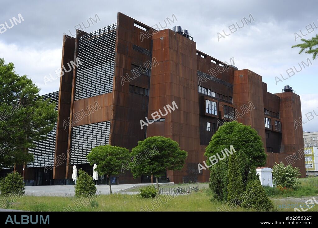 Museo de la Solidaridad. Donde se repasa la Historia y los logros del movimiento Solidaridad, surgido en Gdansk en 1980. Gdansk. Polonia. Europa. Exterior edificio.