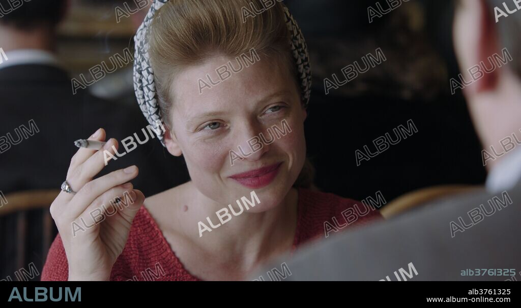 MELANIE THIERRY dans LA DOULEUR, 2017, réalisé par EMMANUEL FINKIEL. Copyright Cinéfrance Plus / Les Films du Poisson / KNM / Versus Produc.