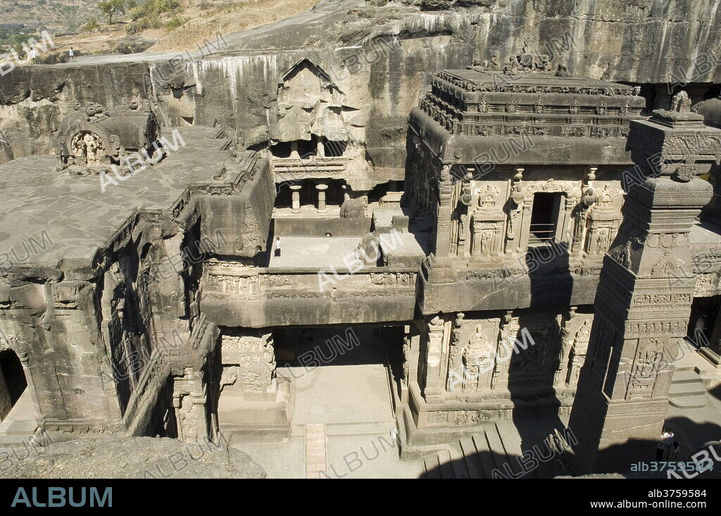 The Kailasa (Kailasanatha) Temple, Ellora Caves, temples cut into solid rock, UNESCO World Heritage Site, near Aurangabad, Maharashtra, India, Asia.