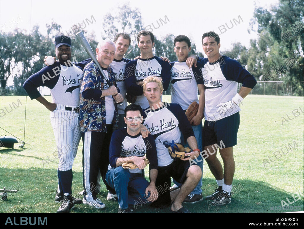 ANDREW KEEGAN, BEN WEBER, DEAN CAIN, JOHN MAHONEY, JUSTIN THEROUX and TIMOTHY OLYPHANT in BROKEN HEARTS CLUB: THE BROKEN HEARTS CLUB: A ROMANTIC COMEDY, 2000, directed by GREG BARLANTI. Copyright SONY PICTURES CLASSICS / CRAVEN, MIMI.