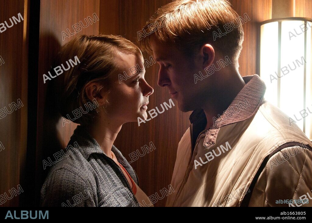 CAREY MULLIGAN und RYAN GOSLING in DRIVE, 2011, unter der Regie von NICOLAS WINDING REFN. Copyright BOLD FILMS.