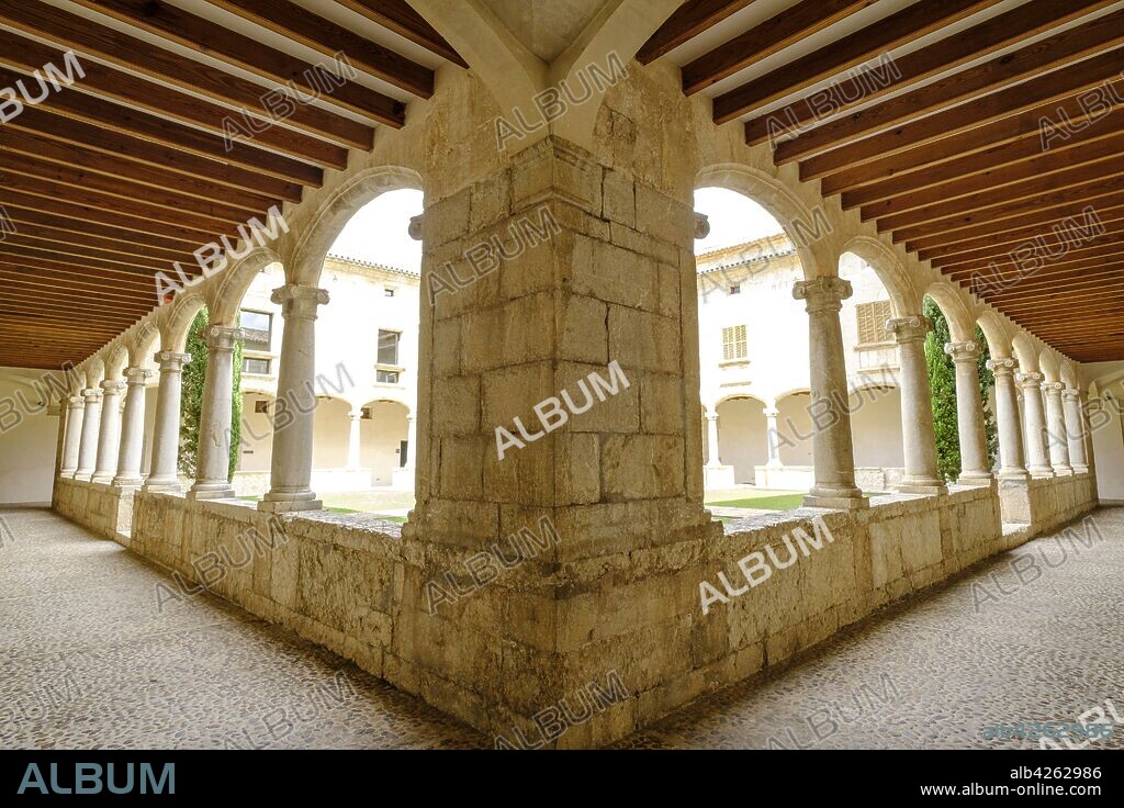 claustro de Santo Domingo, 1730, Inca, Mallorca, balearic islands, spain, europe.