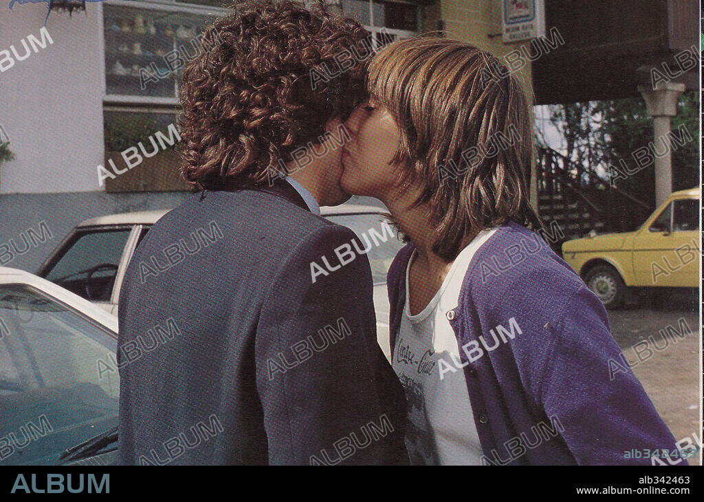 MERCEDES RESINO y OSCAR LADOIRE en A CONTRATIEMPO, 1982, dirigida por OSCAR LADOIRE. Copyright OPERA FILMS, SA.