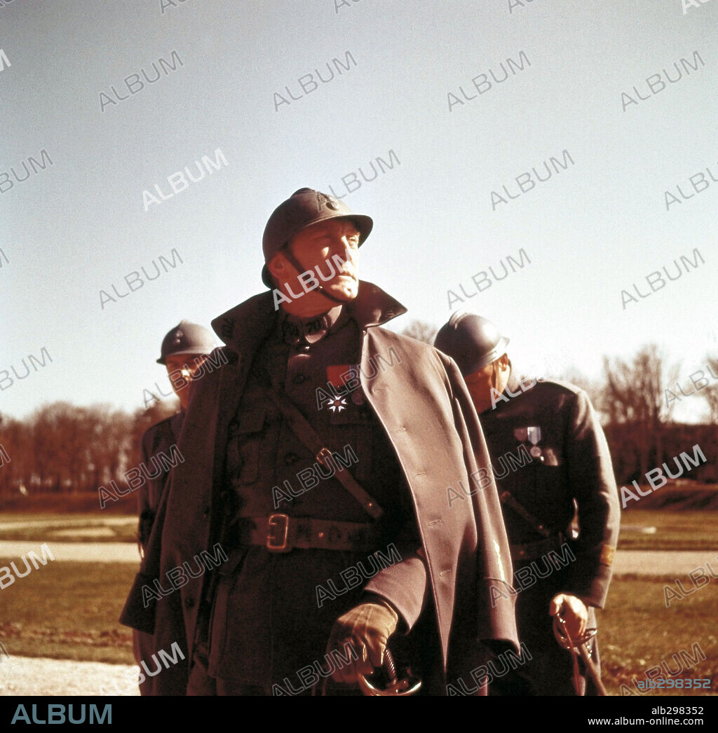 KIRK DOUGLAS en SENDEROS DE GLORIA, 1957 (PATHS OF GLORY), dirigida por STANLEY KUBRICK. Copyright UNITED ARTISTS.