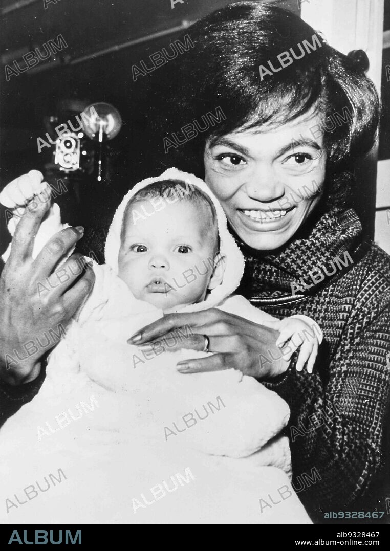 Eartha Kitt With Daughter Kitt Mcdonald, 1962.