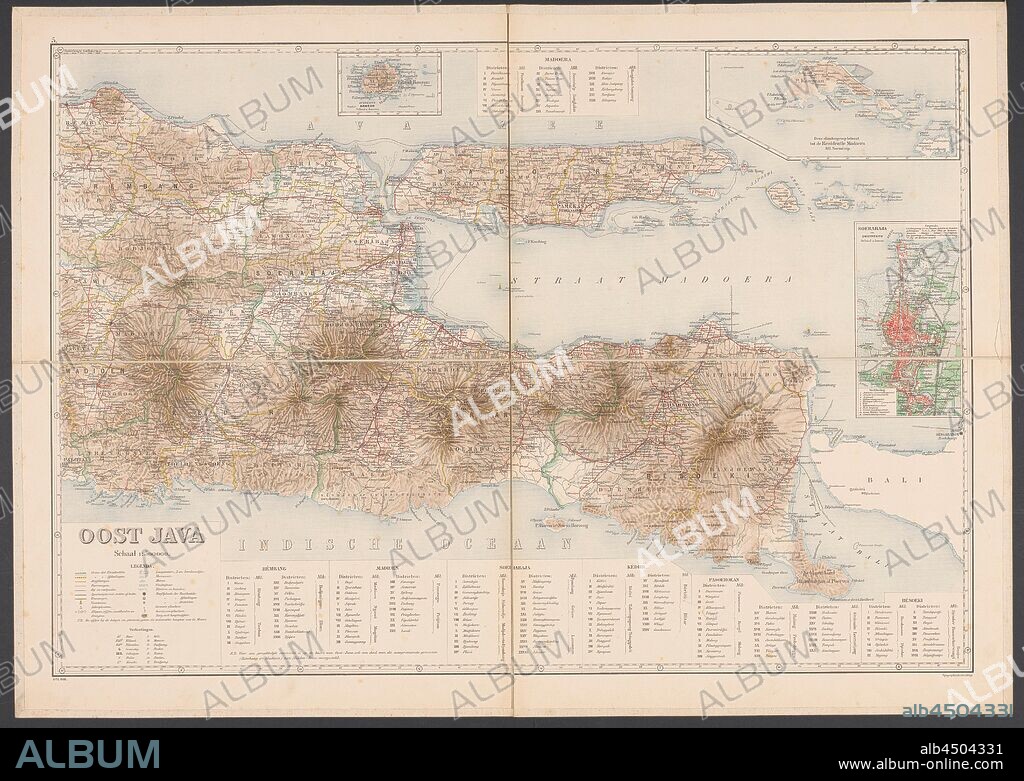 Map of East Java, Map of East Java with legend and inset maps from the area around Surabaya, the Kangean Islands and the island of Bawean. Numbered top left: 5. With degree distribution along the edges, maps of separate countries or regions, East Java, Bawean, Kangean Islands, Surabaya, Topografische Inrichting (mentioned on object), Java, 1906, paper, linen (material), h 655 mm × w 920 mm.