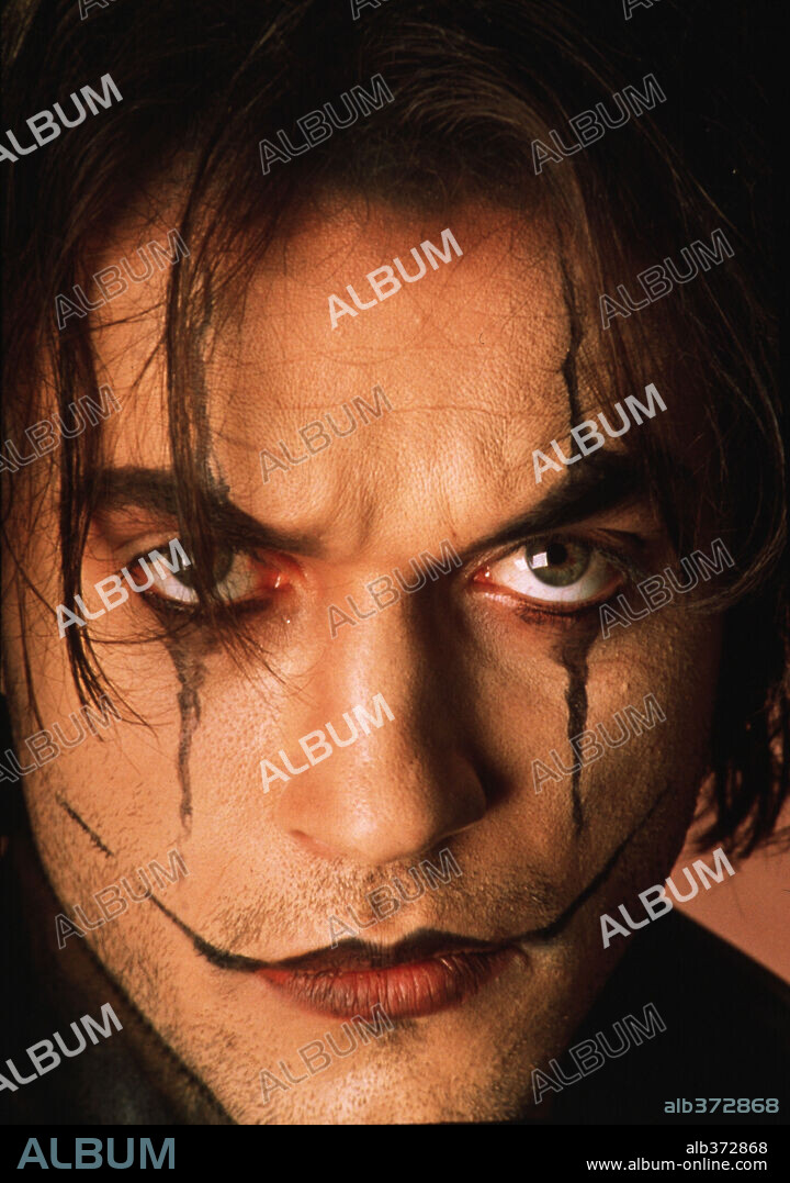 VINCENT PEREZ in CROW: THE CROW: CITY OF ANGELS, 1996. Copyright MIRAMAX.