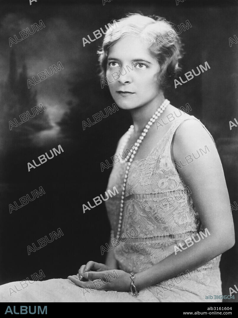New York, New York: August 17, 1928 A portrait of actress Helen Hayes who married playwright Charles MacArthur today.
