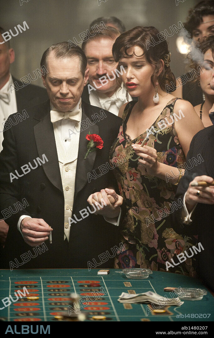PAZ DE LA HUERTA and STEVE BUSCEMI in BOARDWALK EMPIRE, 2009, directed by MARTIN SCORSESE. Copyright HBO / GENSER, ABBOT.