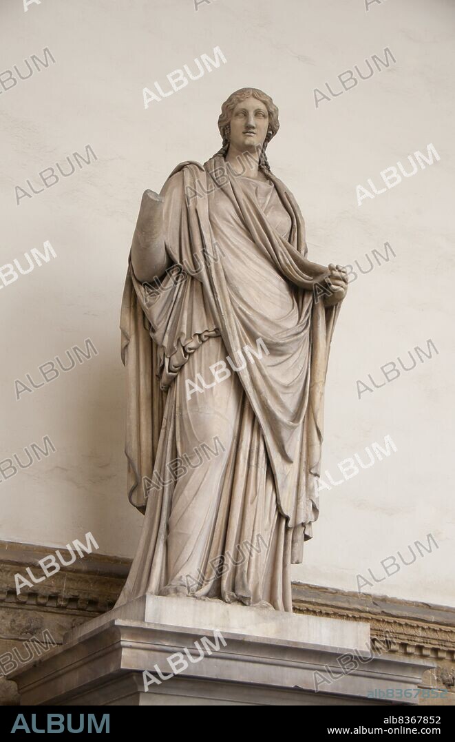 Italy: Statue of a Roman (Sabine) woman. Loggia dei Lanzi, Piazza della Signoria, Florence. Roman Art, 1st or 2nd century CE. The Loggia dei Lanzi, also called the Loggia della Signoria, was built between 1376 and 1382 by Benci di Cione and Simone di Francesco Talenti, possibly following a design by Jacopo di Sione, to house the assemblies of the people and hold public ceremonies, such as the swearing into office of the Gonfaloniers and the Priors.