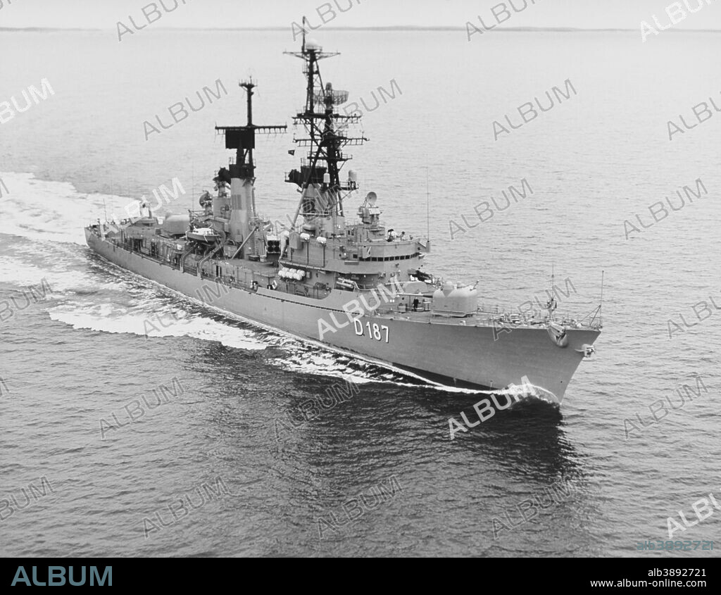 March 31, 1970 - The West German Navy guided missile destroyer Rommel (D187), underway off Bath, Maine. While under construction, the ship was assigned U.S. Navy hull number DDG-30.