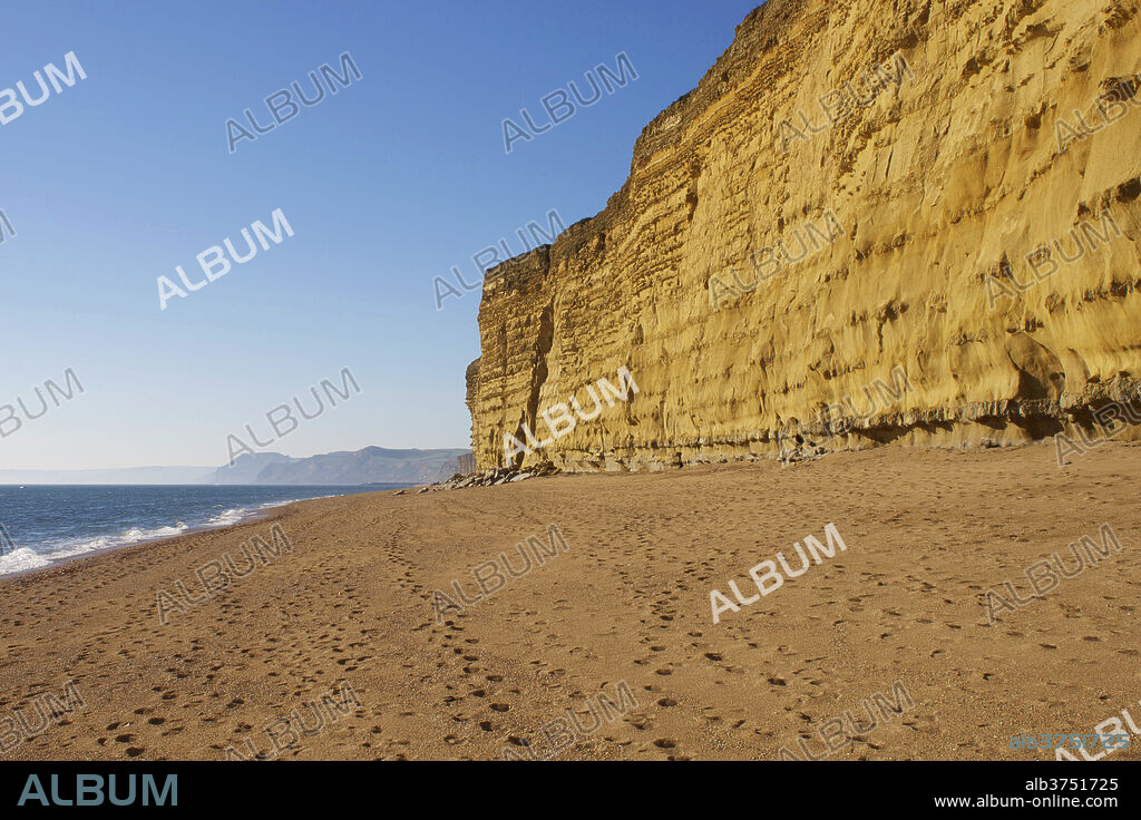 Beach and cliffs, Burton Bradstock, Jurassic Coast, UNESCO World Heritage Site, Dorset, England, United Kingdom, Europe.