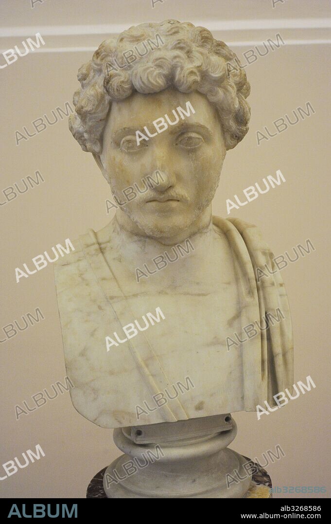 Marco Aurelio (121-180 AD). Emperdor romano de la dinastía Antonina. Retrato de Marco Aurelio de joven. 147-151 d. C. Galería de los Emperadores. Museo Arquelógico Nacional. Nápoles. Italia.