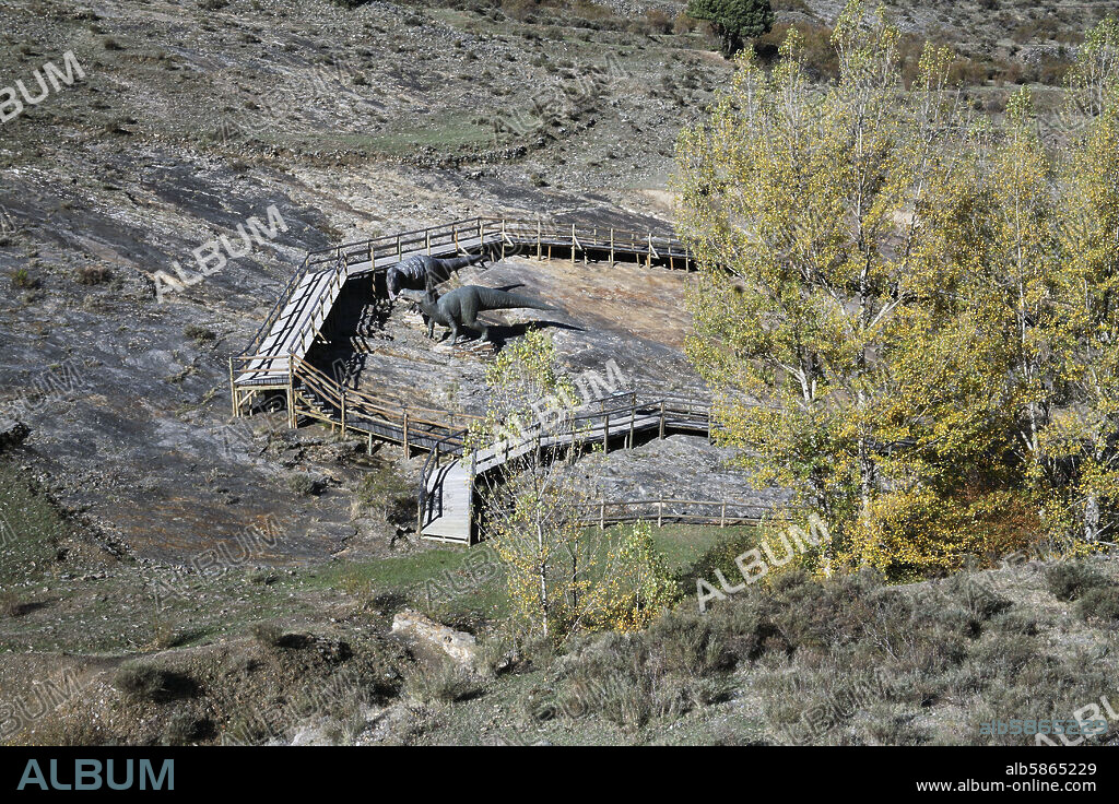 Enciso; yacimiento de huellas de dinosaurios (icnitas) de "La Virgen del Campol" (Valle de Cidacos).