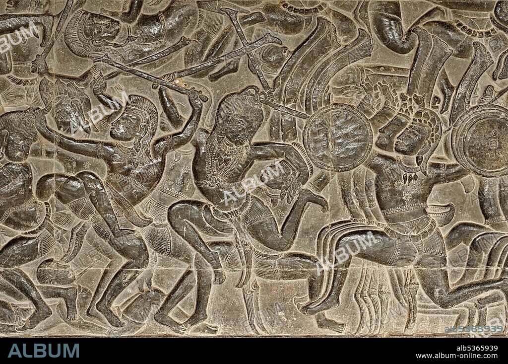 Section of the bas-relief in the West Gallery depicting scenes of the Battle of Kurukshetra from the Hindu epic Mahabharata, Angkor Wat Temple Complex, Angkor, Cambodia, Southeast Asia, Asia