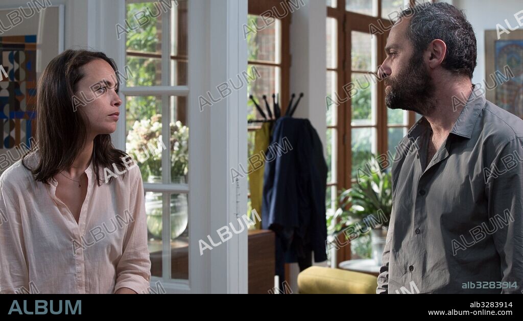 BERENICE BEJO und CEDRIC KAHN in DIE ÖKONOMIE DER LIEBE, 2016 (L' ÉCONOMIE DU COUPLE), unter der Regie von JOACHIM LAFOSSE.