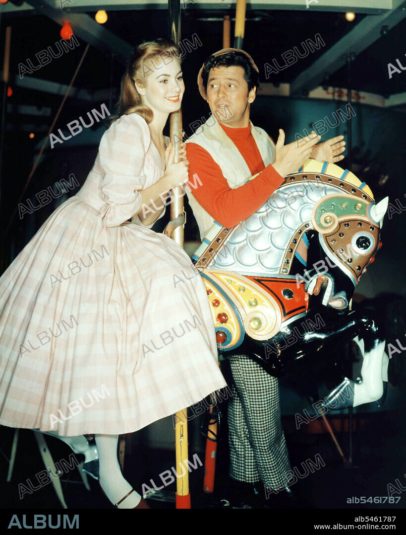 GORDON MacRAE and SHIRLEY JONES in CAROUSEL, 1956, directed by HENRY KING. Copyright 20TH CENTURY FOX.
