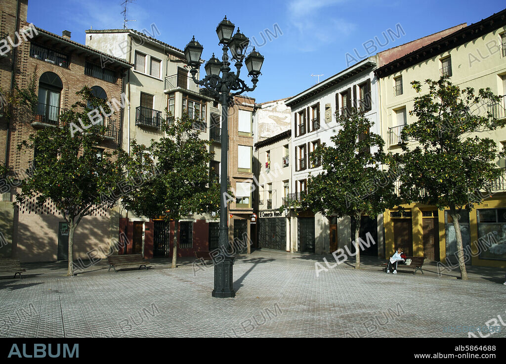 Nájera; Plaza de Navarra en pleno centro de la ciudad.