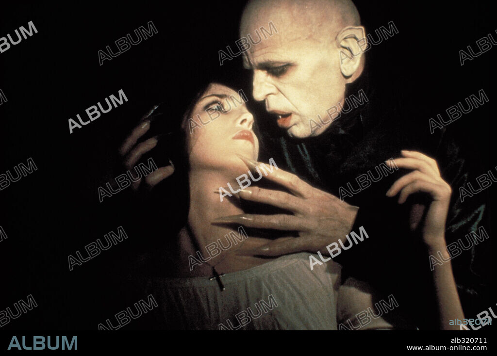 ISABELLE ADJANI und KLAUS KINSKI in NOSFERATU: PHANTOM DER NACHT, 1979, unter der Regie von WERNER HERZOG. Copyright WERNER HERZOG FILMPRODUKTION.