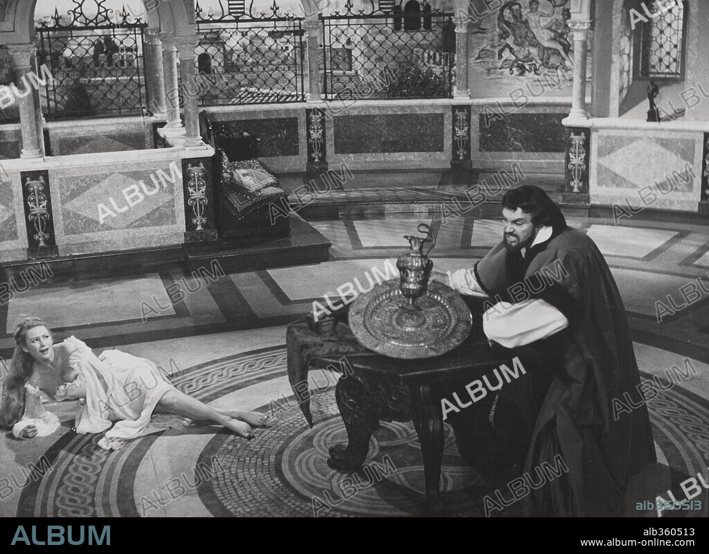 MARTINE CAROL y PEDRO ARMENDARIZ JR. en LUCRETIA BORGIA, 1953 (LUCRECE BORGIA), dirigida por CHRISTIAN-JAQUE. Copyright UNITED ARTISTS.