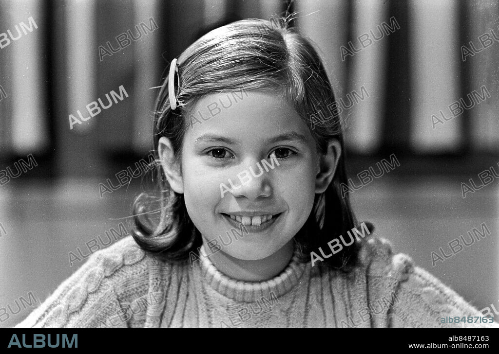 1968-11.. Kristina Jämtmark, barnskådespelerska som spelade Stina i Vi på Saltkråkan och presenterar programmet Småbarnskvarten i radio.. Foto: RiR / SVT / Kod: 5600 . Bild publ. i RiR 48/68 sid. 44.. RiR 19253 sv/v neg.