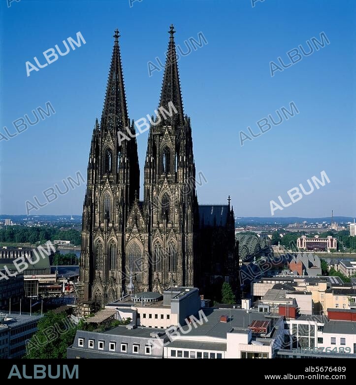 Köln, Dom. (Baubeginn 1248, Weihe des Chors 1322, Vollendung 1842-1880). Gesamtansicht. Foto.
