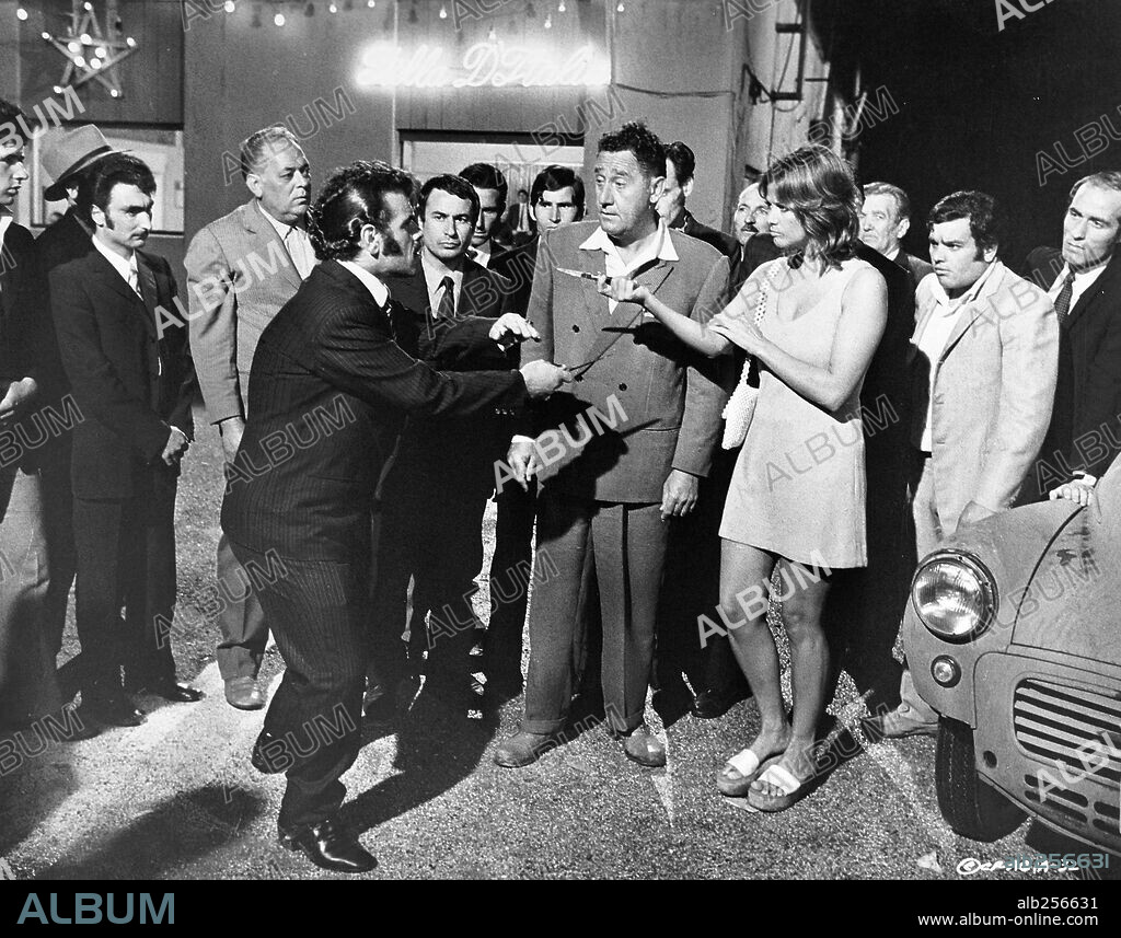 ALBERTO SORDI and CLAUDIA CARDINALE in A GIRL IN AUSTRALIA, 1971 (BELLO, ONESTO, EMIGRATO AUSTRALIA SPOSEREBBE COMPAESANA ILLIBATA). Copyright DOCUMENTO FILM/CCC FILMKUNST.