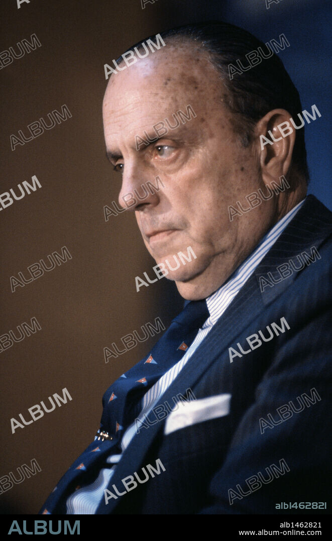 Fraga Iribarne, Manuel (n.Villalba, 1922). Spanish politician. Minister of Information and Tourism (1962-69). Popular Party member and president of the Xunta de Galicia later.