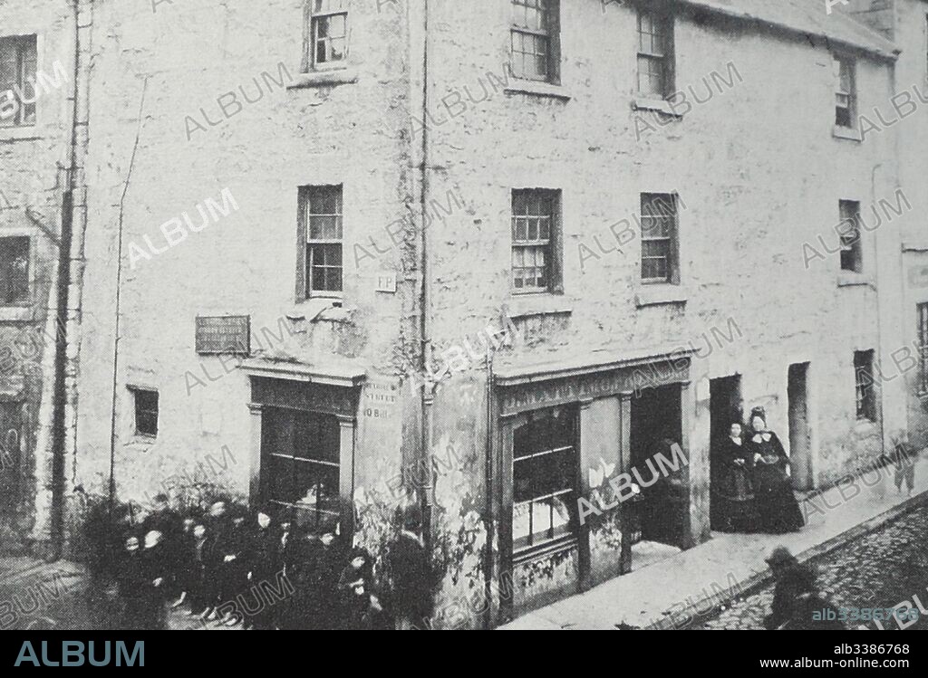 Photograph of the birthplace of Allan Pinkerton (1819-1884) a Scottish American detective, spy and creator of the Pinkerton National Detective Agency. Dated 19th Century.